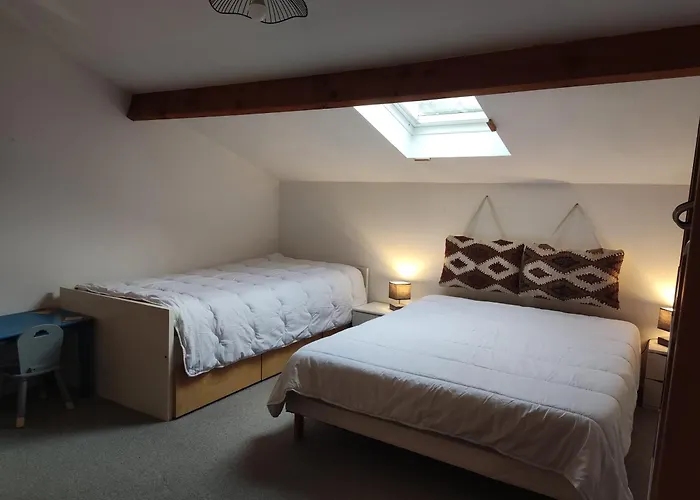 APPARTEMENT AU CALME AVEC PISCINE ET PARKING dans résidence securisée