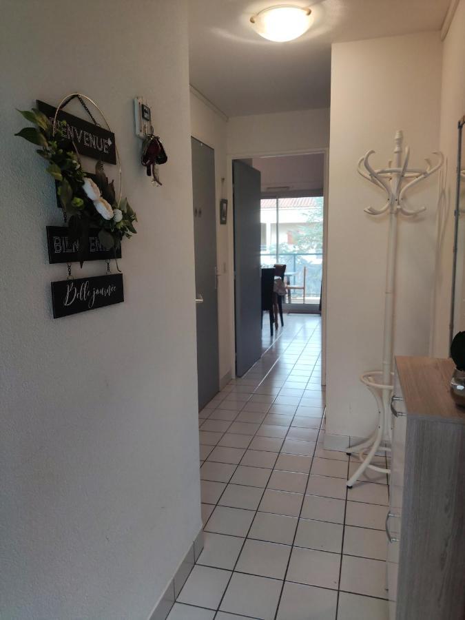 Apartment Au Calme Avec Piscine Et Parking Dans Securisee